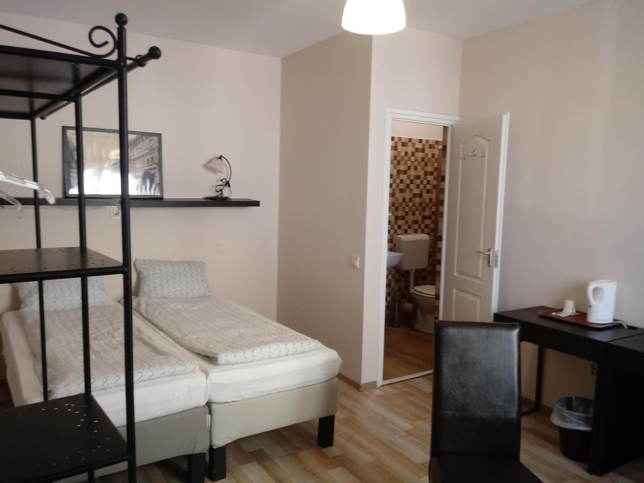Promenade Panzio Bed & Breakfast Miskolc Luaran gambar